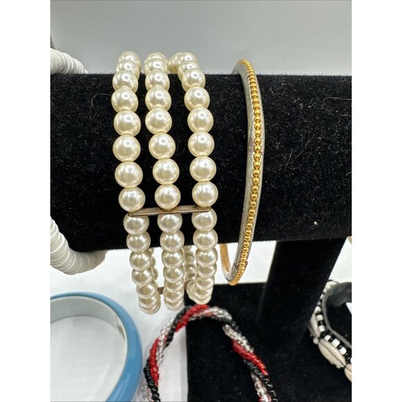 Mixed Lot 14 Bracelets Wood Faux Pearl Shell Plastic Leather Gold Silver Tone - Picture 3 of 16